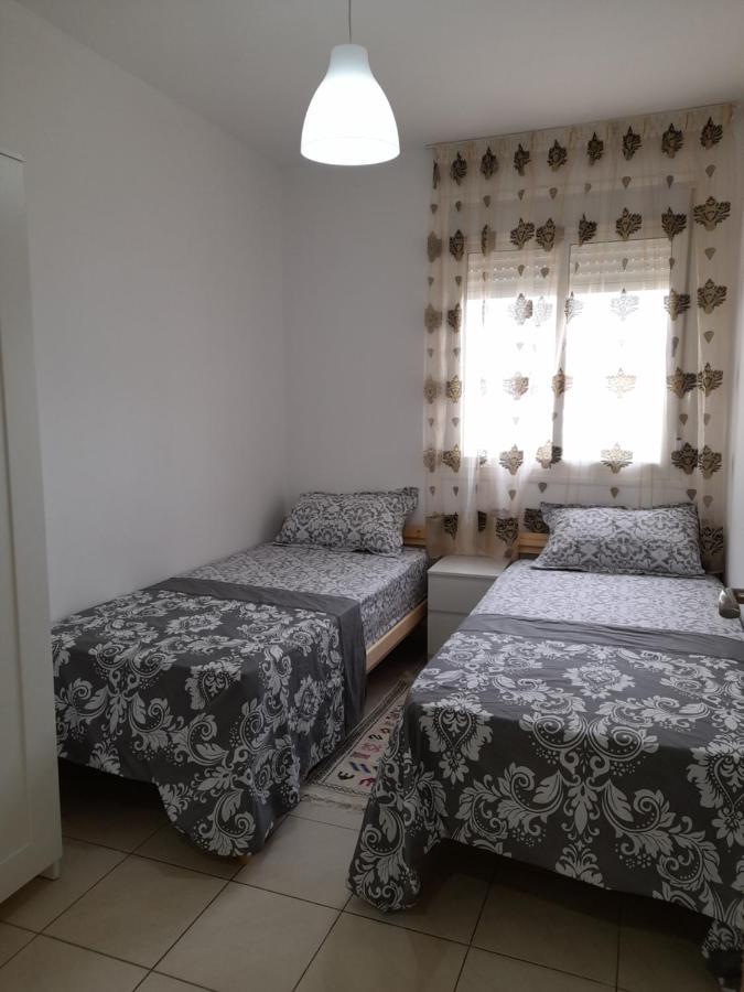 Beau Et Propre Appartement De Famille Dans Un Immeuble Calme Et Familiale A Bab Sebta فنيدك المظهر الخارجي الصورة