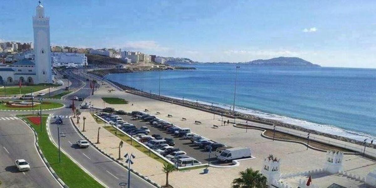 Beau Et Propre Appartement De Famille Dans Un Immeuble Calme Et Familiale A Bab Sebta فنيدك المظهر الخارجي الصورة